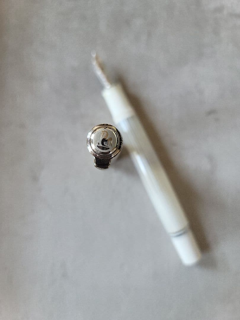 ペリカン 万年筆スーベレーン M605 ホワイトストライプ F 美品 used