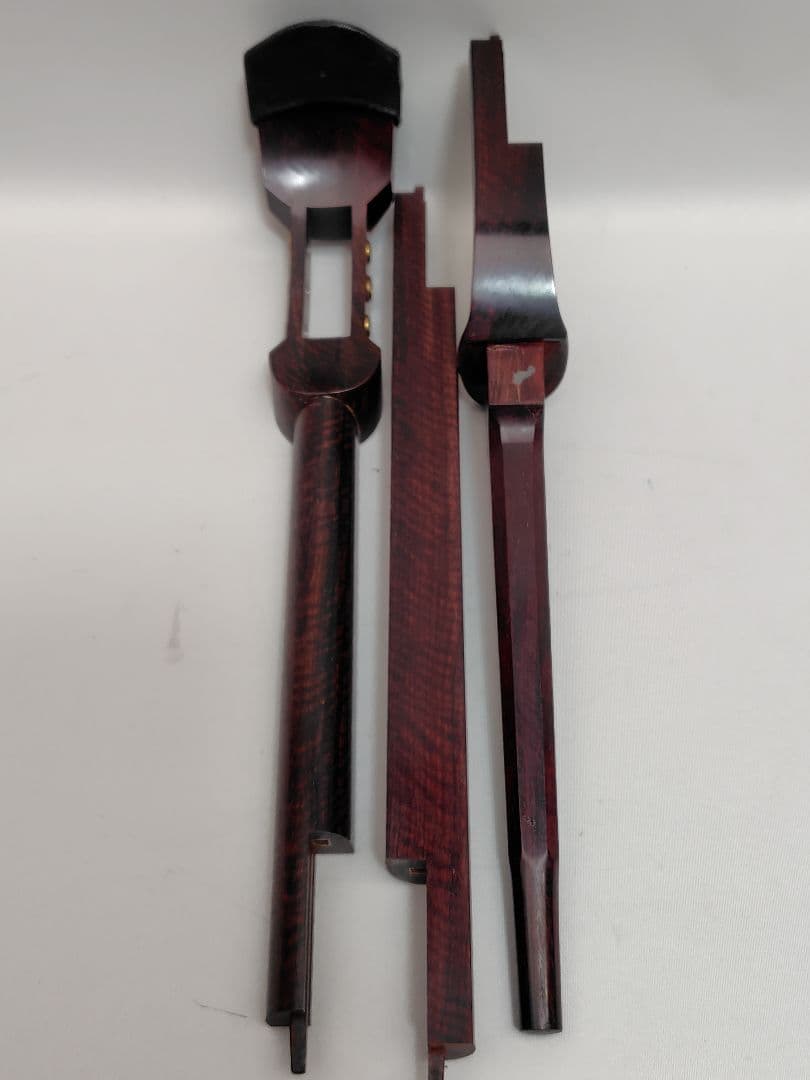 C059 【中古】三味線（子持ち綾杉／金細／二本溝）ケース付（バチ有）／修理前提