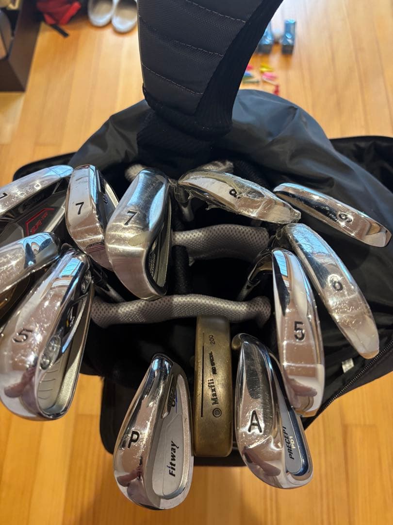 し*う様 Nike ゴルフバッグ・キャディバッグ 13本（2本は新品）　新品ボー