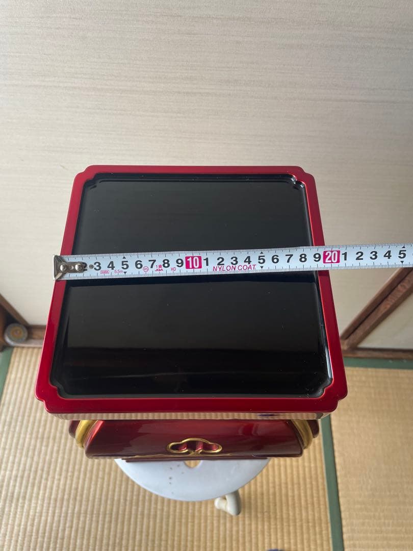 中央香台 : 高さ40cm、天板20cm角