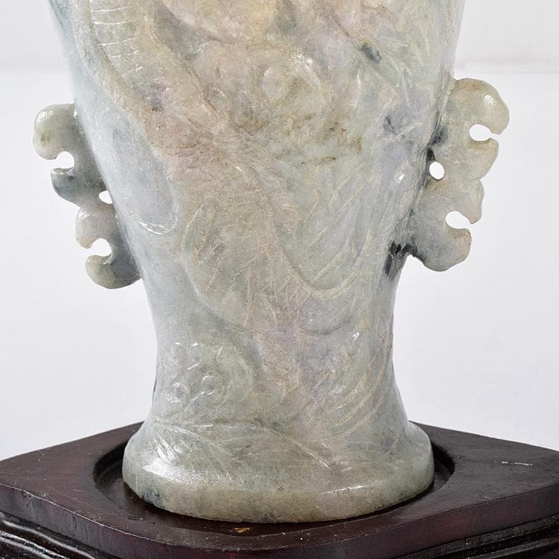 中国　玉石翡翠彫刻　獅子摘　龍刻　双耳遊環　飾壷　香炉　唐木台付　M　R8288