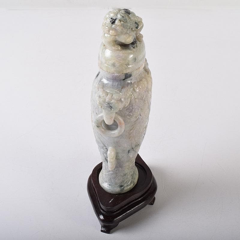 中国　玉石翡翠彫刻　獅子摘　龍刻　双耳遊環　飾壷　香炉　唐木台付　M　R8288