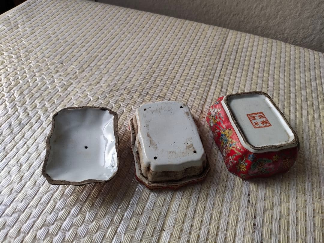 ●中国アンティーク 清朝末期 色絵人物文 蓋付き小物入れ粉彩吉祥文古陶磁香合骨董