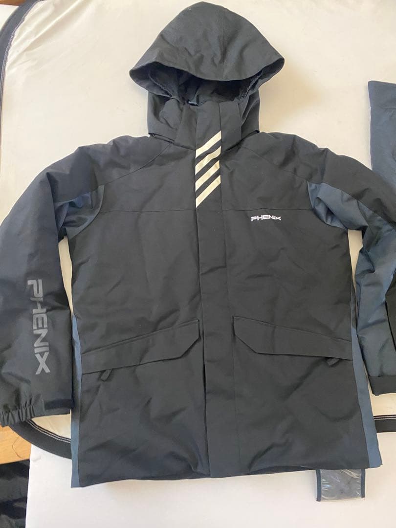 ３万円　phenixフェニックス　キッズ160/スキーウェア上下セット ブラック