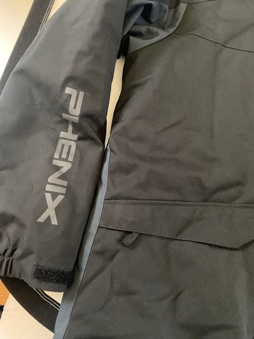 ３万円　phenixフェニックス　キッズ160/スキーウェア上下セット ブラック