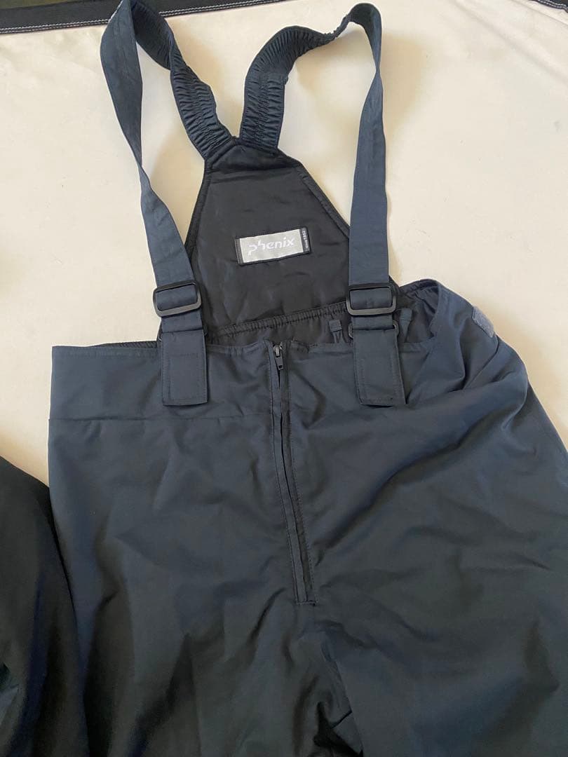 ３万円　phenixフェニックス　キッズ160/スキーウェア上下セット ブラック