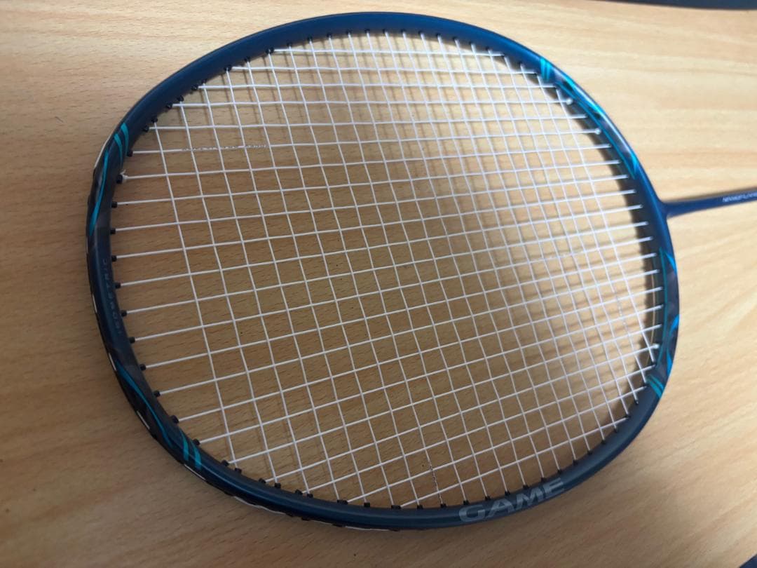 超美品　YONEX ナノフレア８００ゲーム　4U5　バドミントンラケット