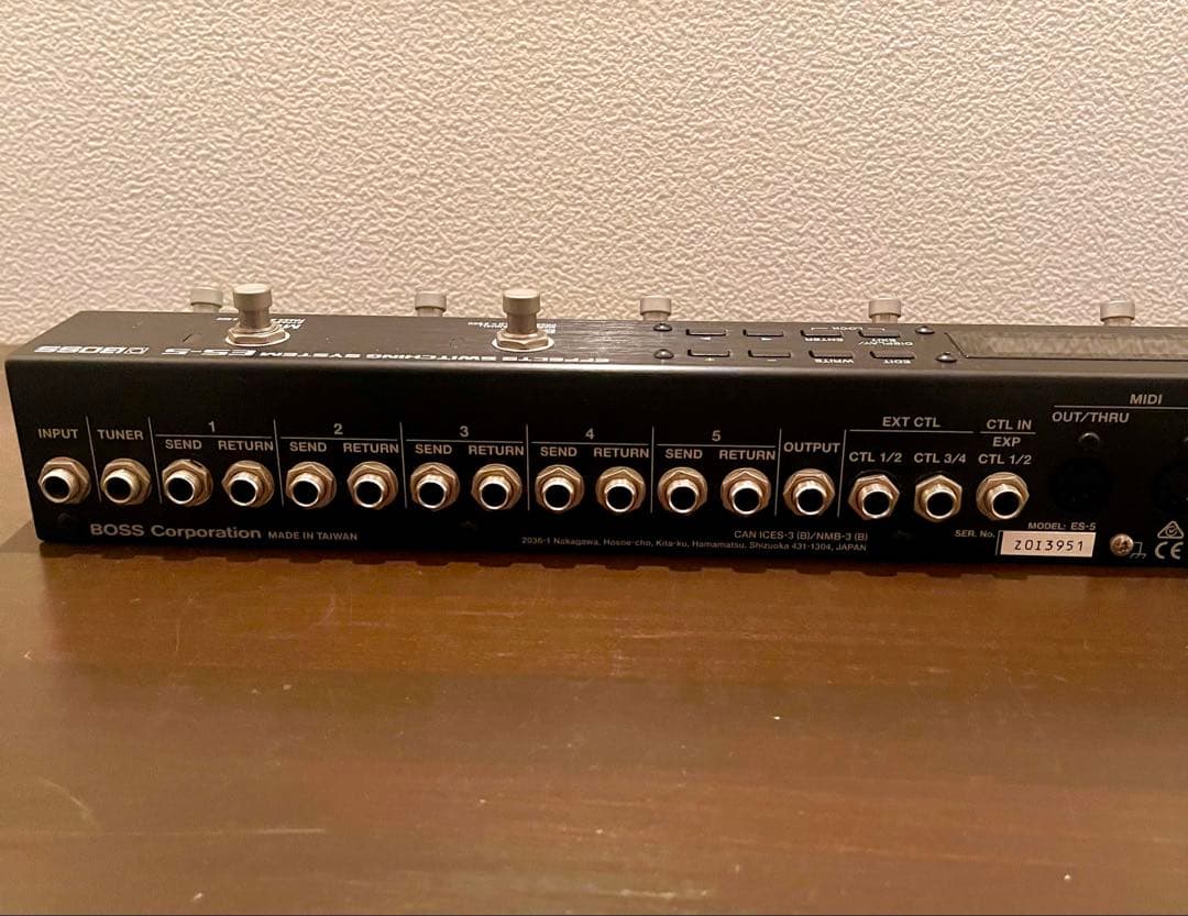 BOSS ES-5 スイッチャー　used アダプタ付き