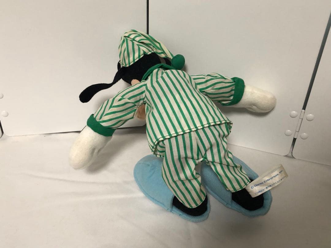 SEGA ディズニー　グーフィー　おやすみ　パジャマ　ぬいぐるみ　レア