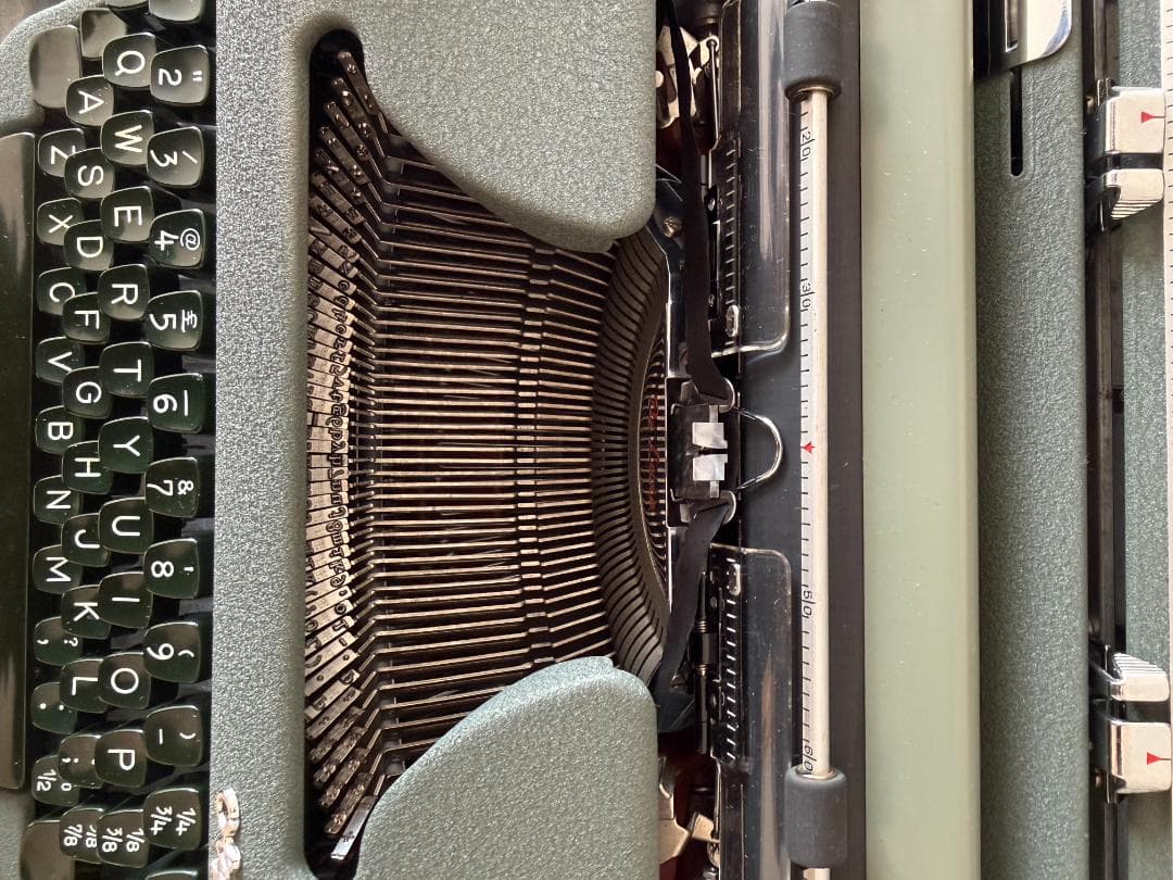 Olympia Model SM タイプライター