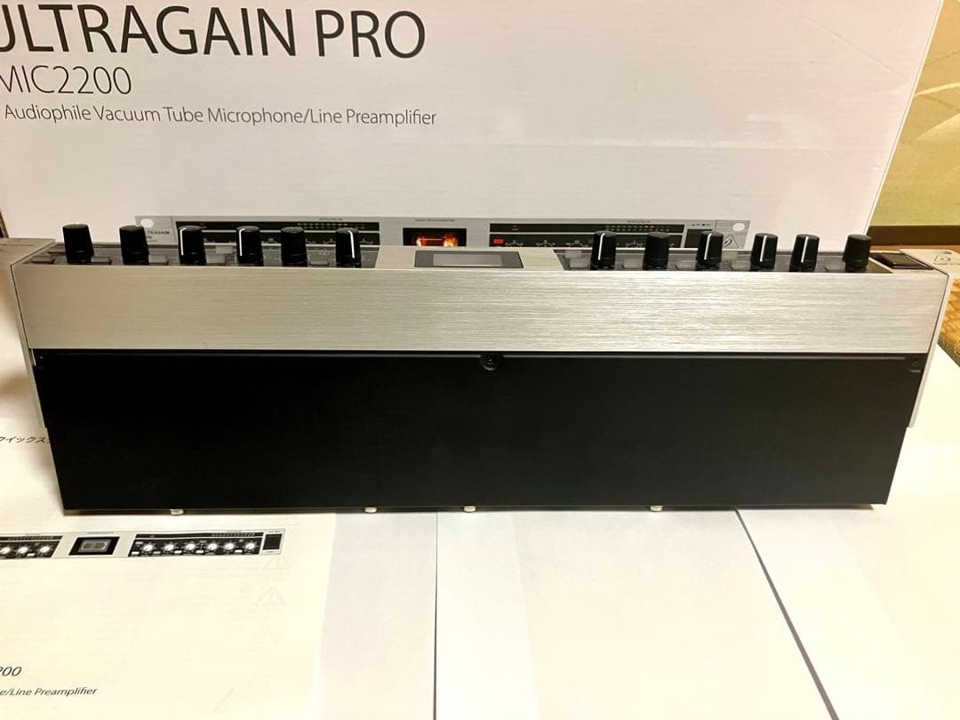Behringer ULTRAGAIN PRO MIC2200 本体+真空管