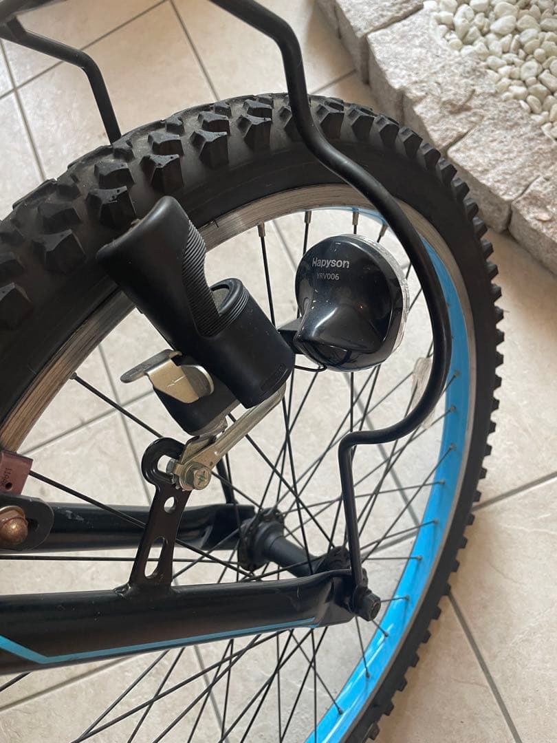 SHIMANO変速機付きマウンテンバイク　24インチ　子供用自転車　直接受渡のみ