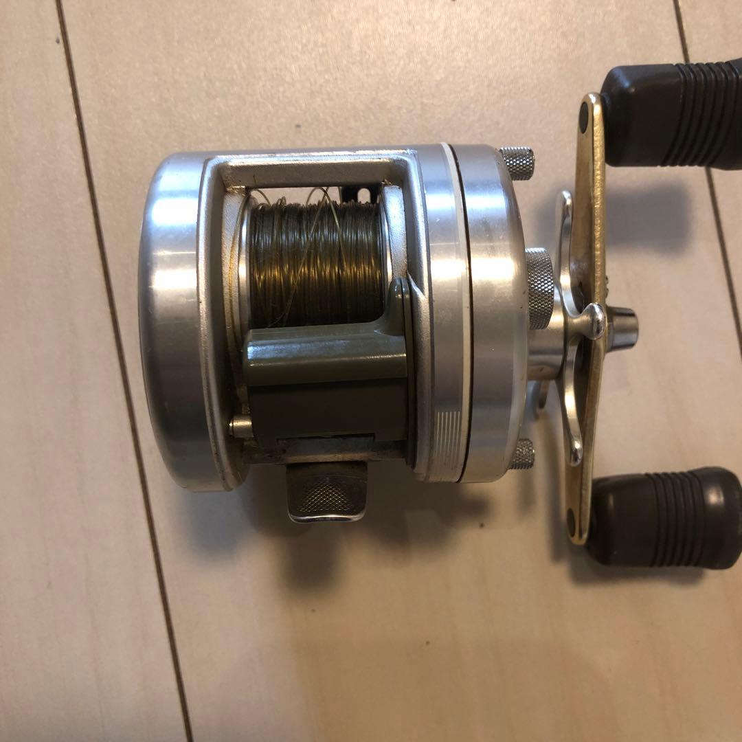 SHIMANO ベイトリール シルバー ダブルハンドル