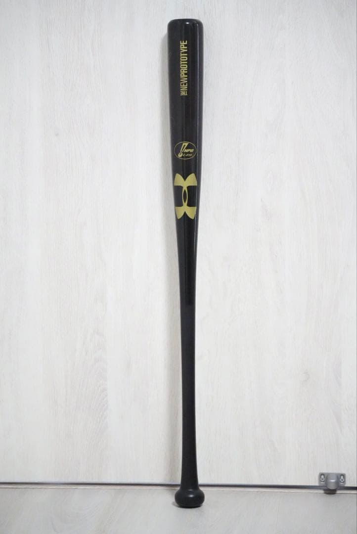 アンダーアーマー　プロ野球　支給品　実使用　サインバット　木製