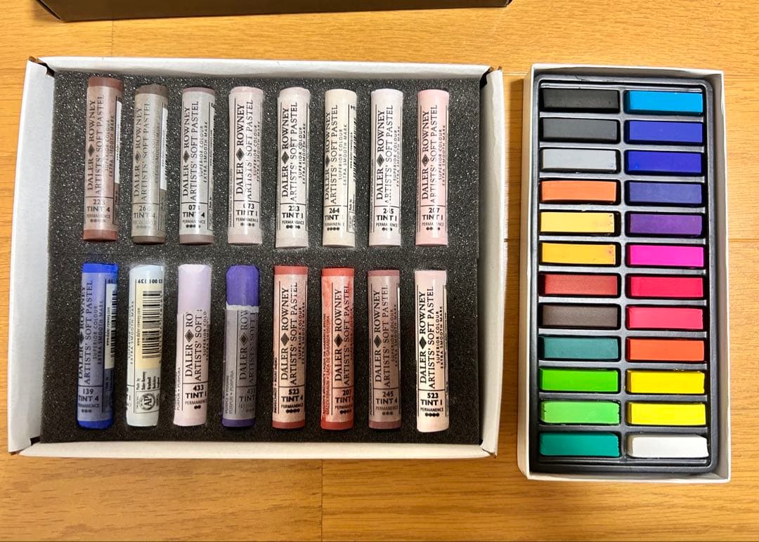 パステル 100本 ポリクロモス、他