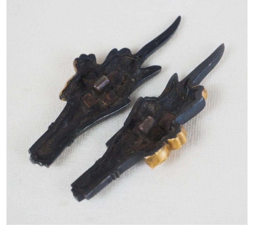 送料無料　最上級　銀地・金着せ（包金）菖蒲図目貫　木箱付　刀剣美術