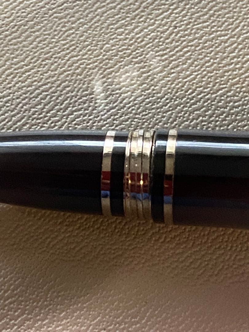 Montblanc 黒 ファインライナー