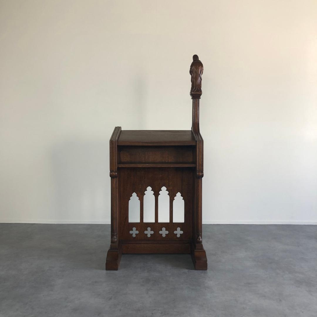 アンティーク　彫刻が施されたゴシック様式　演台
