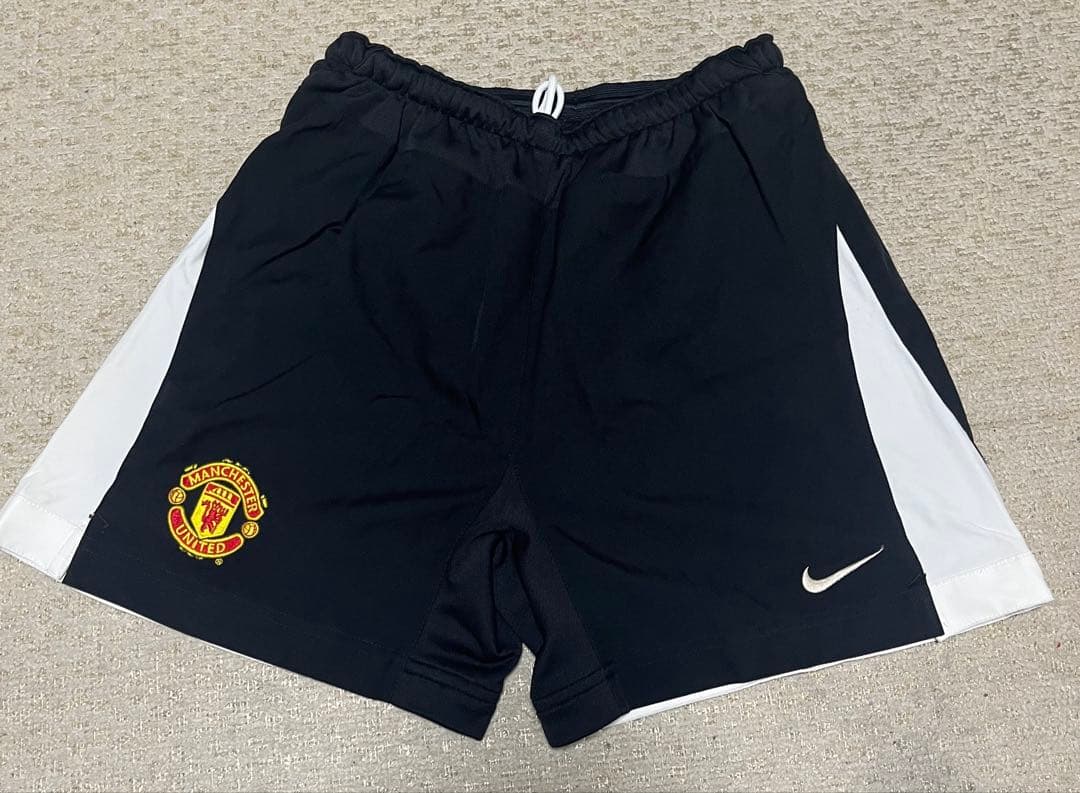 ブ*ピ様 マンチェスター・ユナイテッド ブラックユニフォームセット