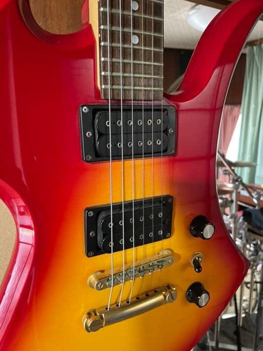 hide ヒデ　フェルナンデス　ターゲット　ギター