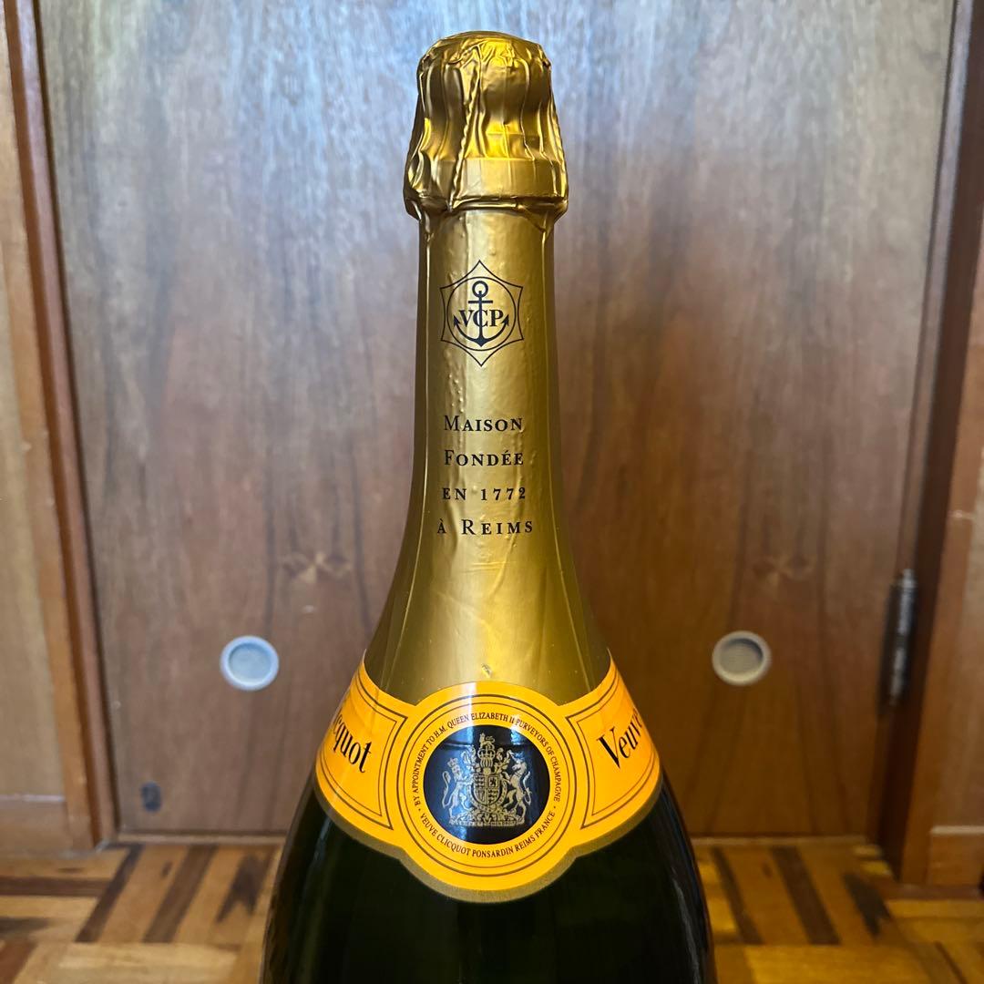 「ヴーヴ・クリコ・ブリュット・イエローラベル」 のダミーボトル9L