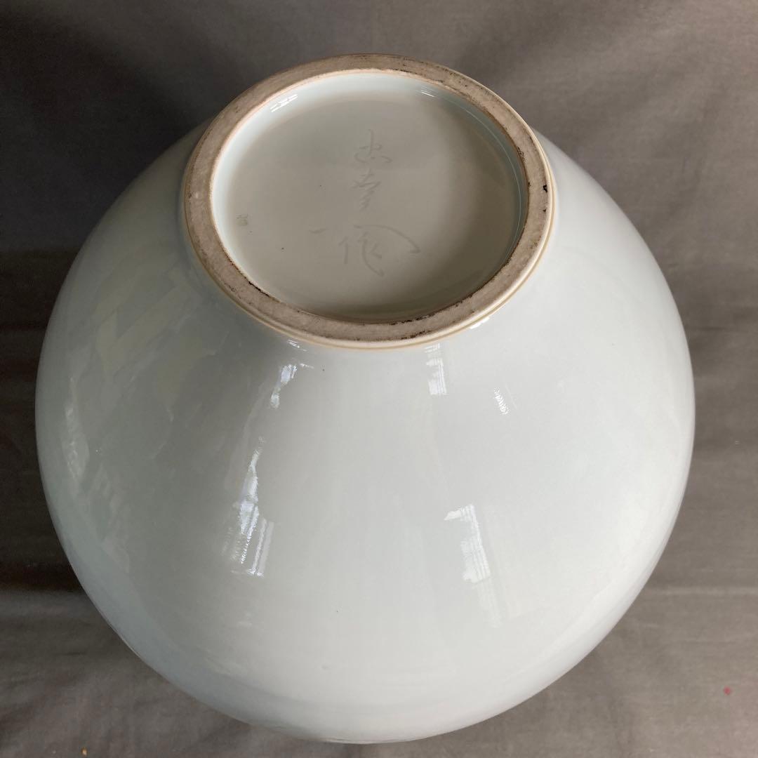 【奥川忠右衛門】白磁の伝統　人間国宝　初代奥川忠右衛門作　白磁牡丹彫　大花瓶