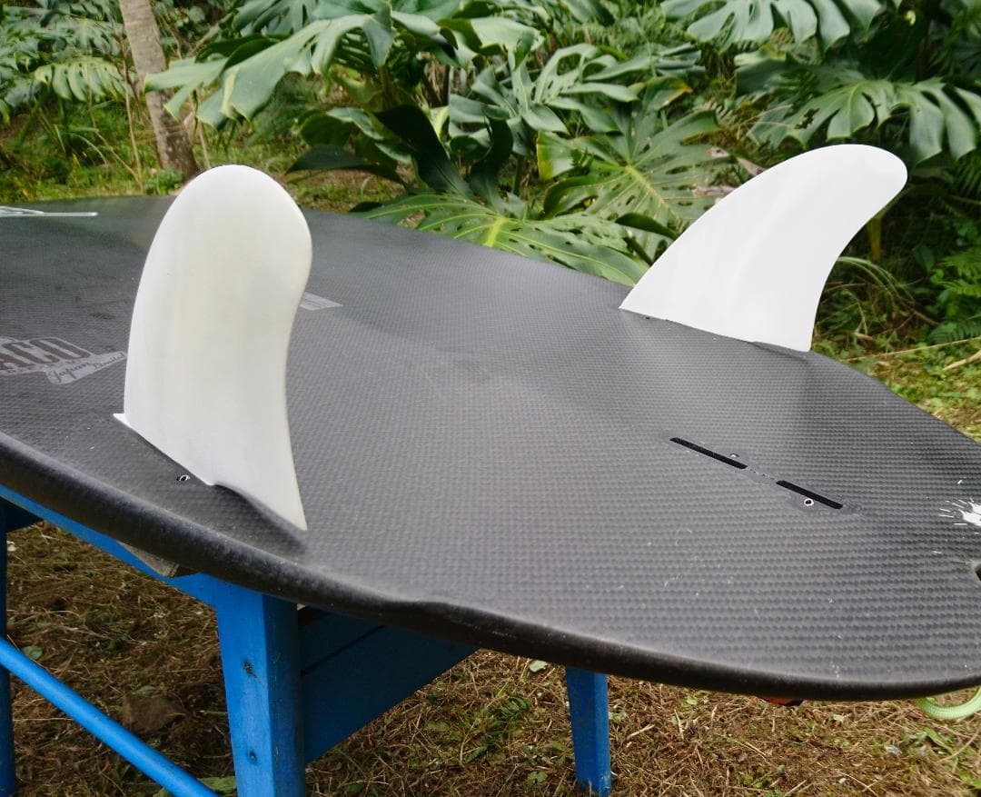 モダンキール ツインフィン　FCS２　AirCore　MODERN　KEEL