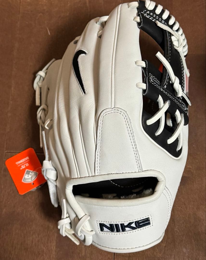 【新品未使用品】NIKE ダイヤモンドレディ　POLARIZED