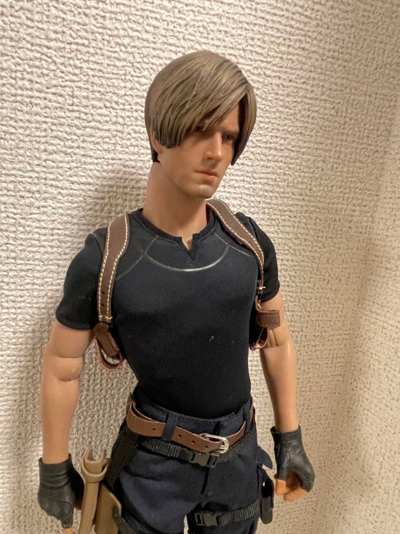 レオン・S・ケネディ フィギュア　1/6 RE4 バイオハザード