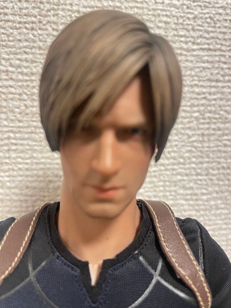 レオン・S・ケネディ フィギュア　1/6 RE4 バイオハザード
