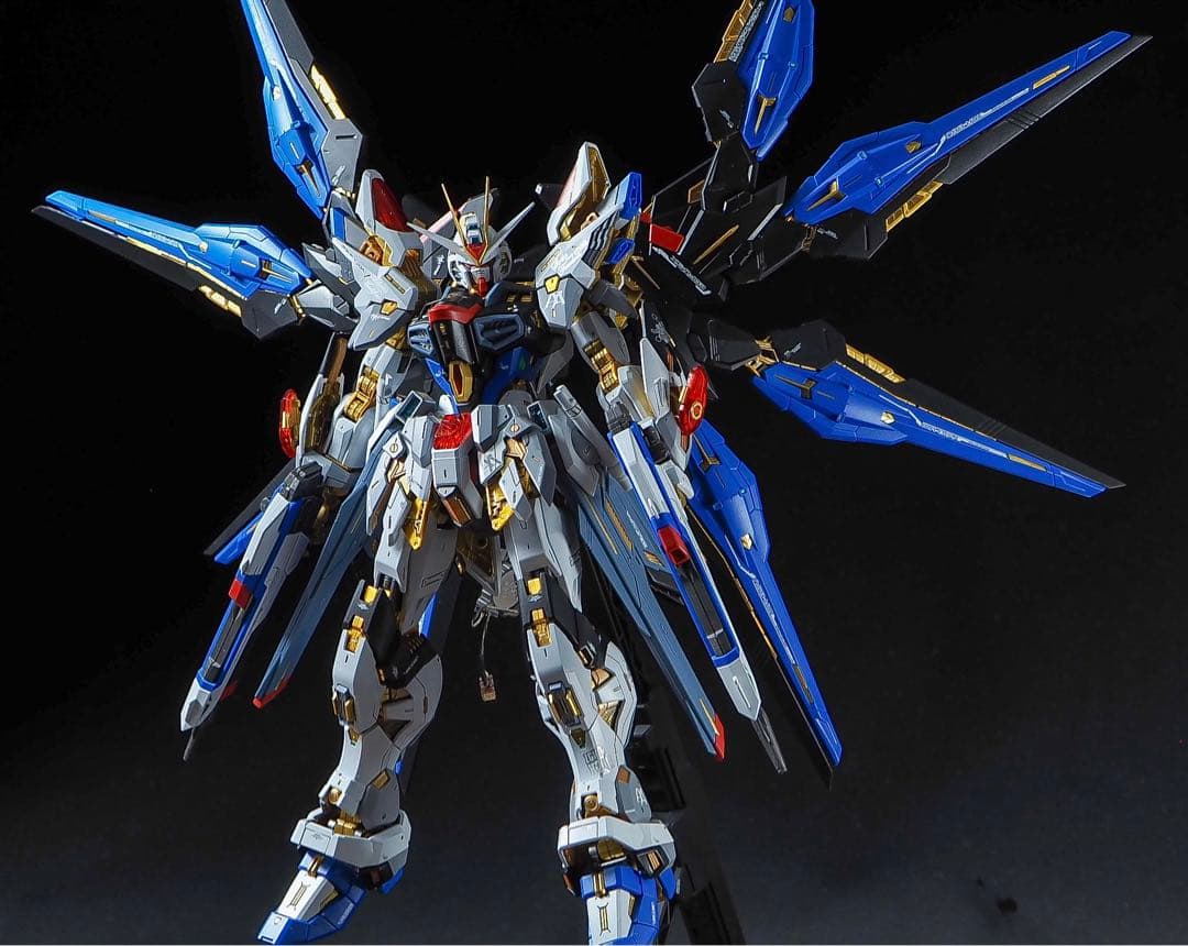 バンダイ製　MGEX ストライクフリーダムガンダム　全塗装　完成品　LED搭載