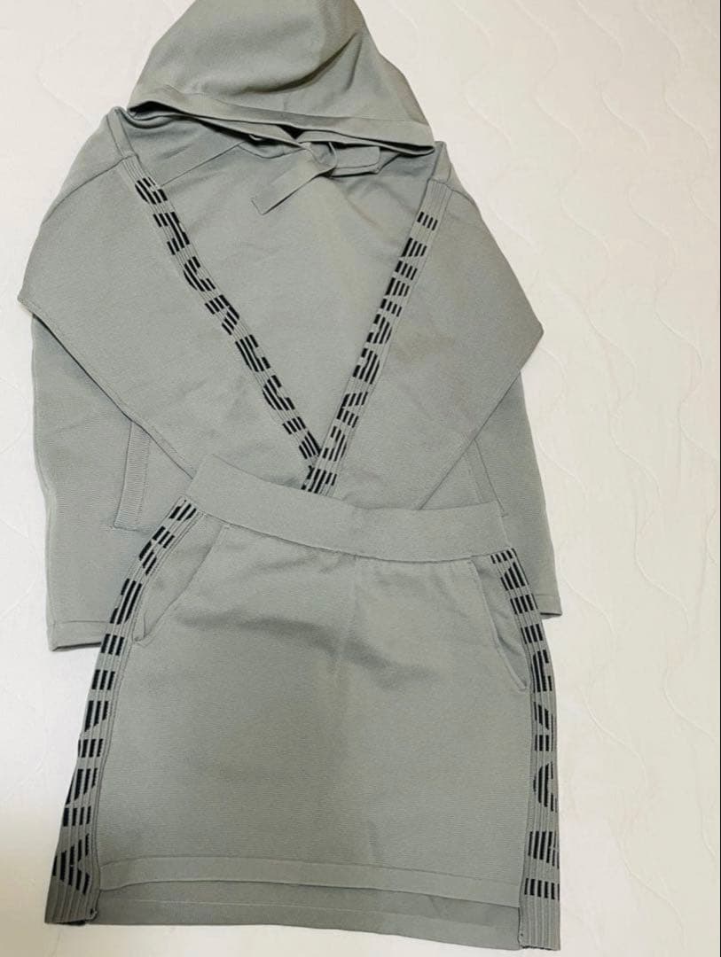 ２月末迄セール価格‼️JACKBUNNYゴルフウェアスカート&パーカーセットアップ