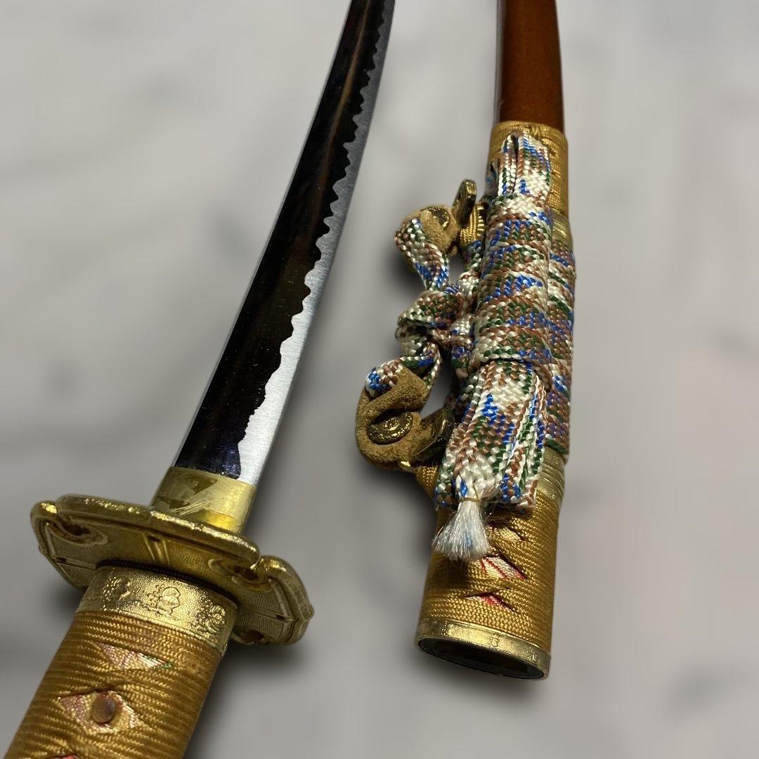 模造刀 太刀 金茶柄 太刀造鍔 太刀造り梨地呂鞘