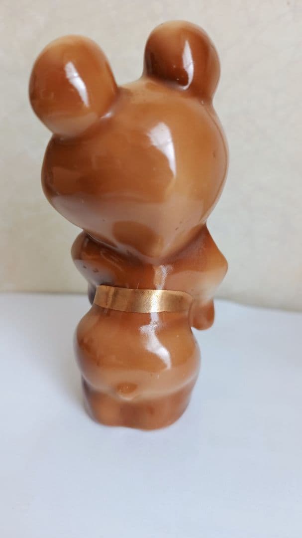 1980年代のオリンピックの熊の磁器の置物