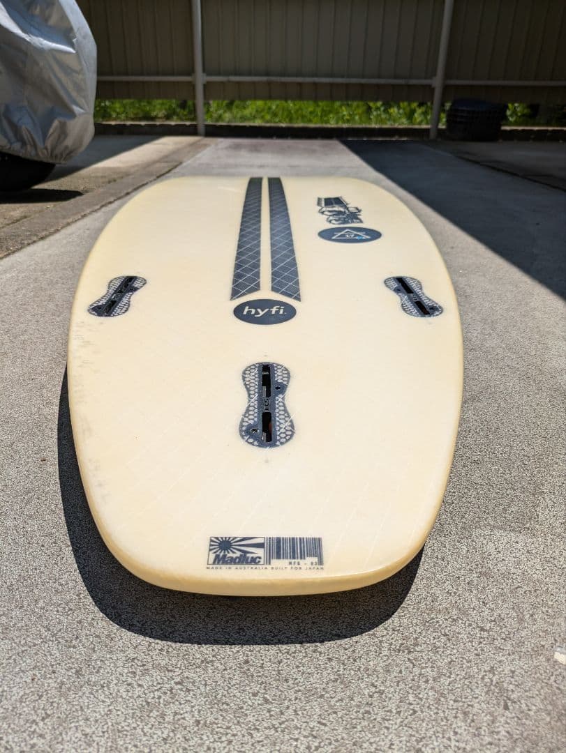 ハードケースとフィン付き！　JS サーフボード　5.8　エア17ｘ　ジェイエス