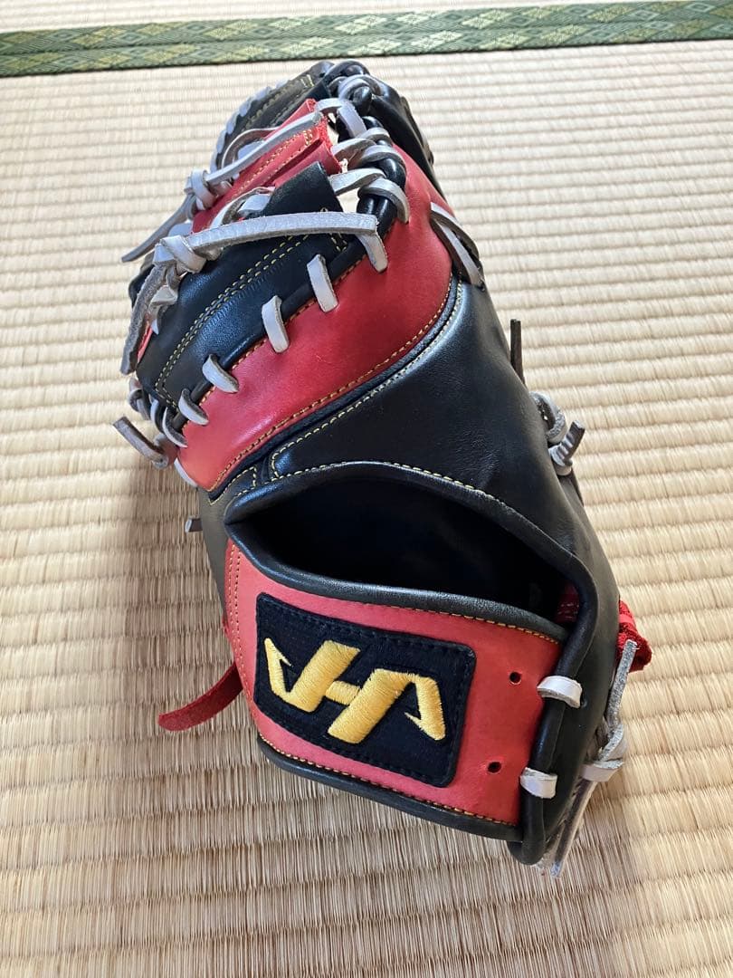 ハタケヤマ　ファーストミット 黒赤 左投げ用