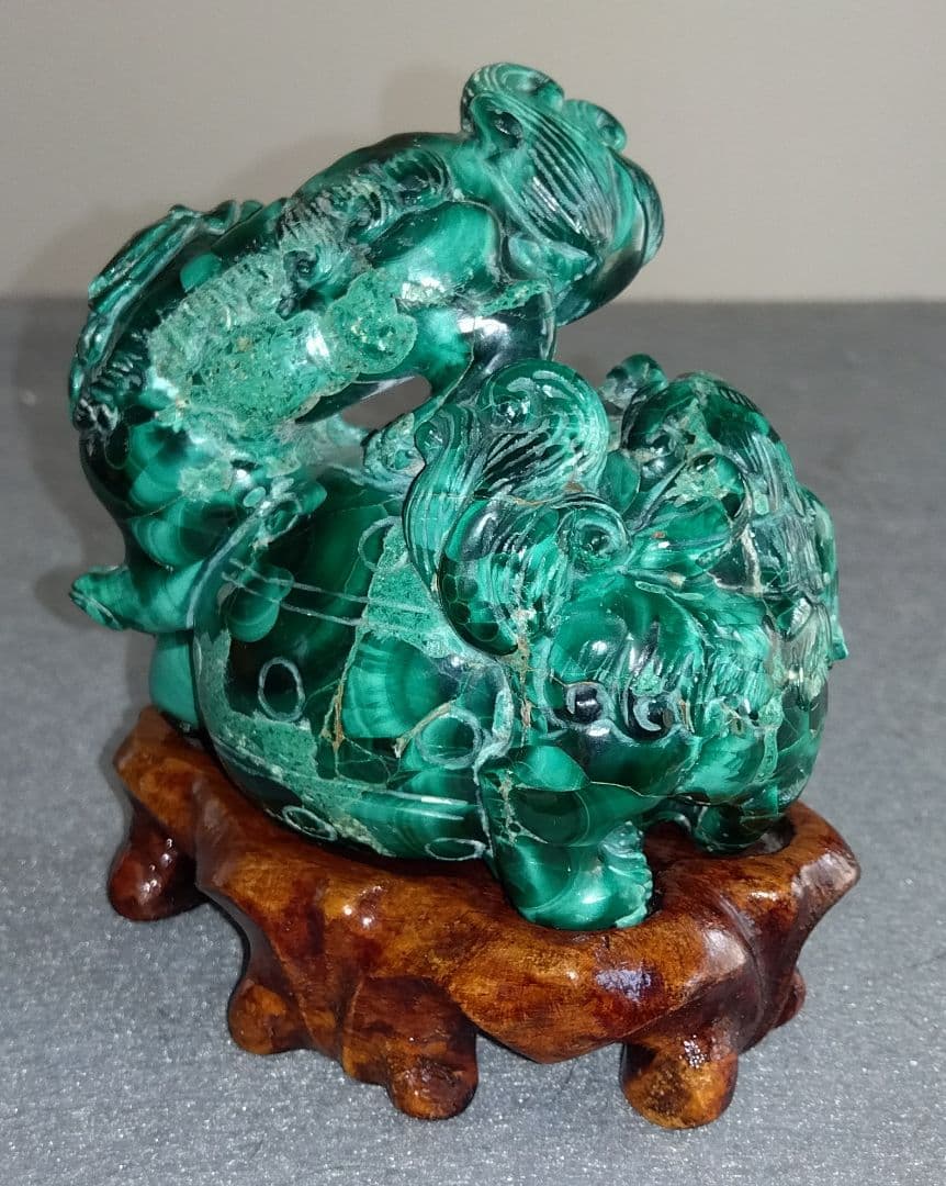 孔雀石（マラカイト）吉祥霊獣三対獅子置物 台座 極細工逸品置物