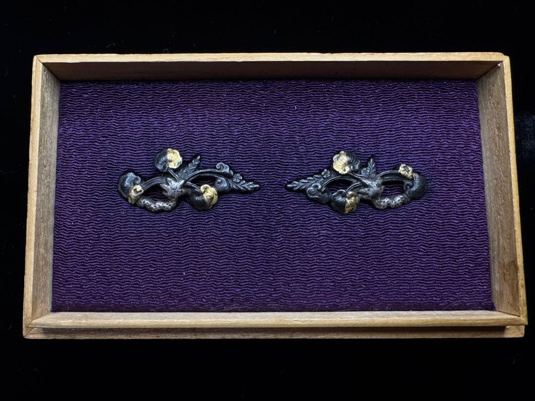 目貫 無銘 赤銅地 山葵図 桐箱 日本刀 刀装具 骨董 古美術 江戸時代 時代物