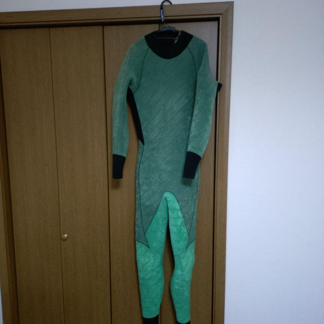 Patagonia5ミリセミドライスーツ