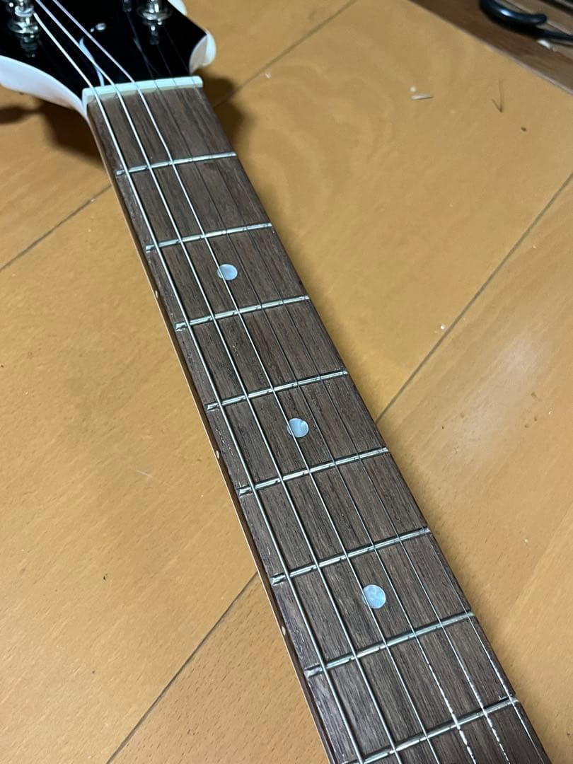 エピフォン YungBlud SG Junior Classic White