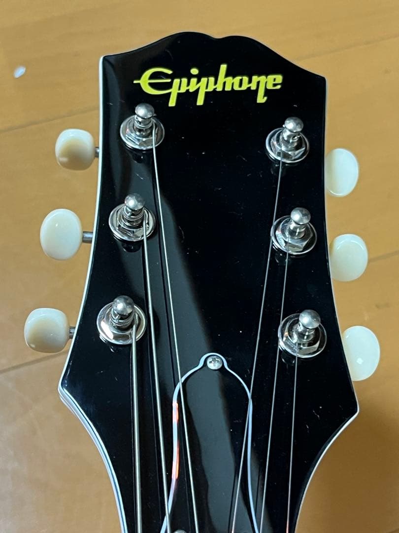 エピフォン YungBlud SG Junior Classic White