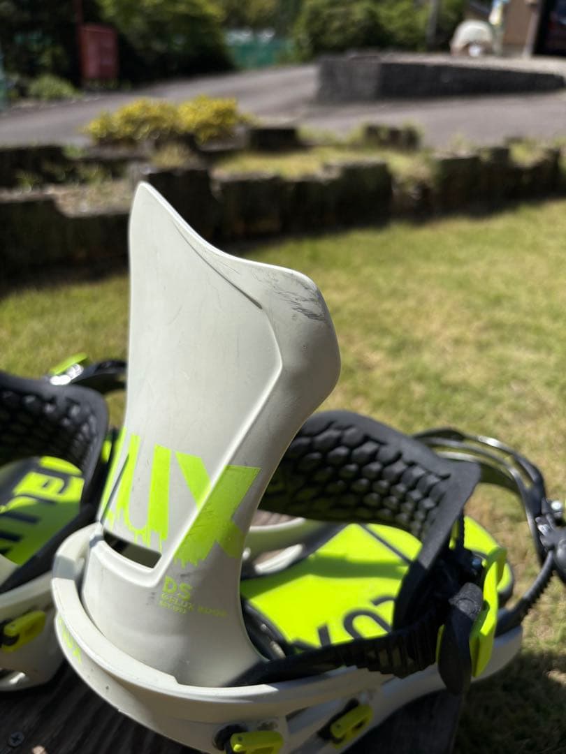 FLUX スノーボードビンディング ホワイト/イエロー　DS