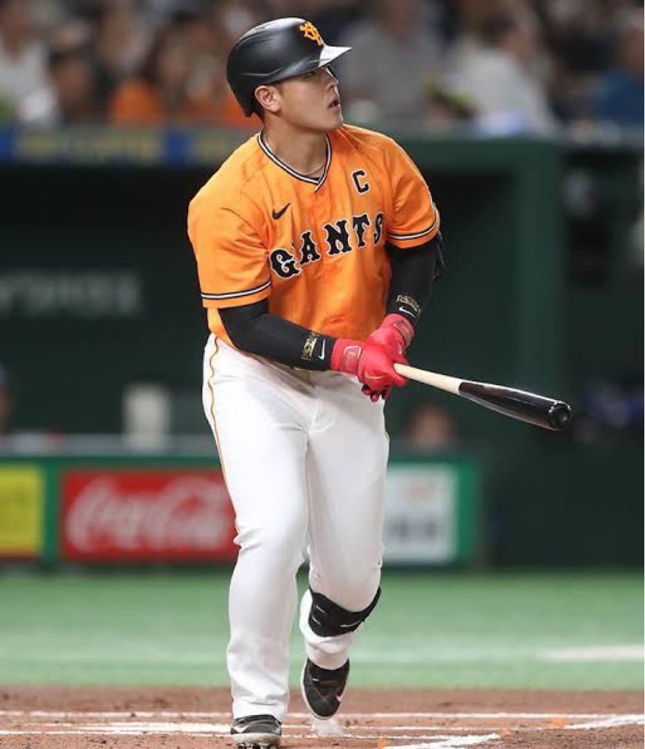 読売ジャイアンツ　巨人　岡本和真 #25　バット NPBマーク 支給品　実使用