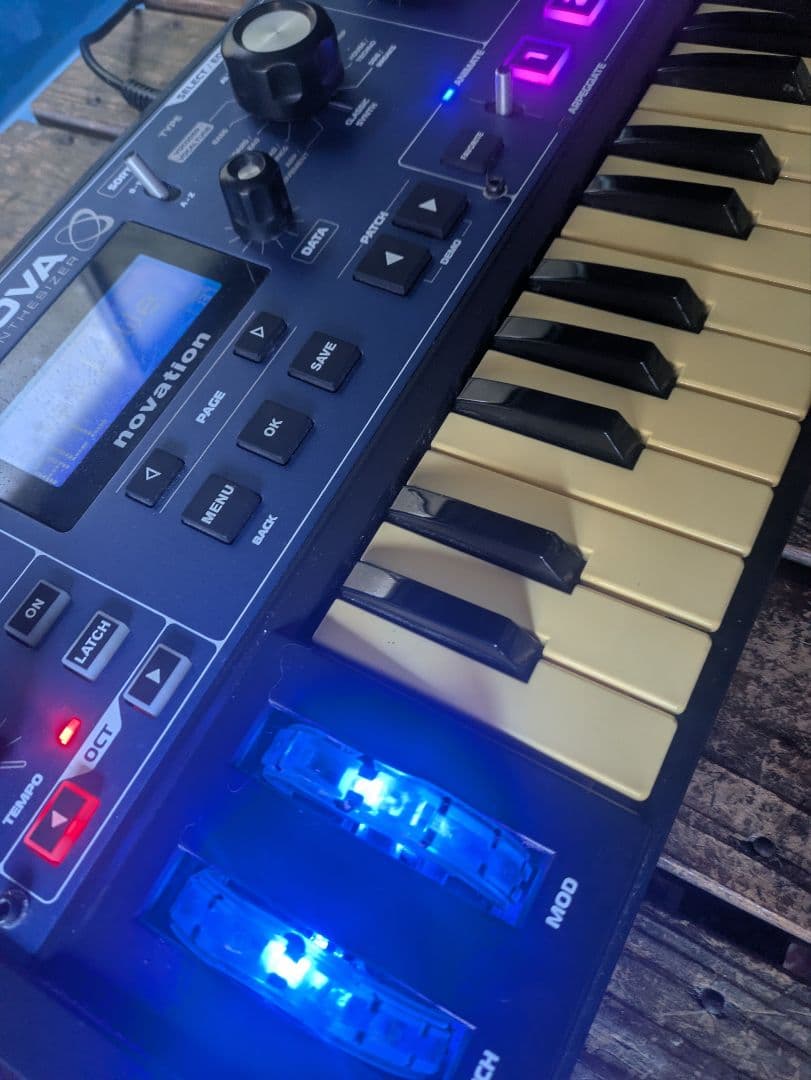 Novation MININOVA アナログシンセサイザー！