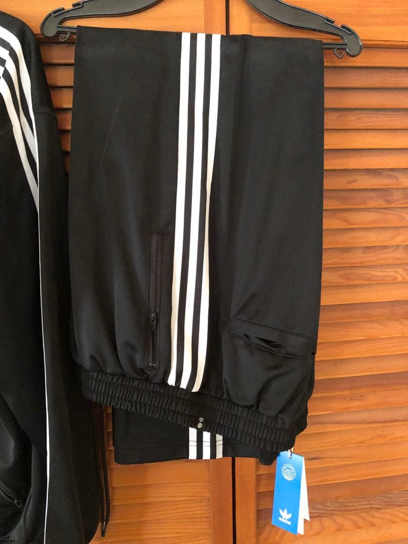 アディダス　ジャージ上下セット　黒　XL ジェンダーニュートラルモデル