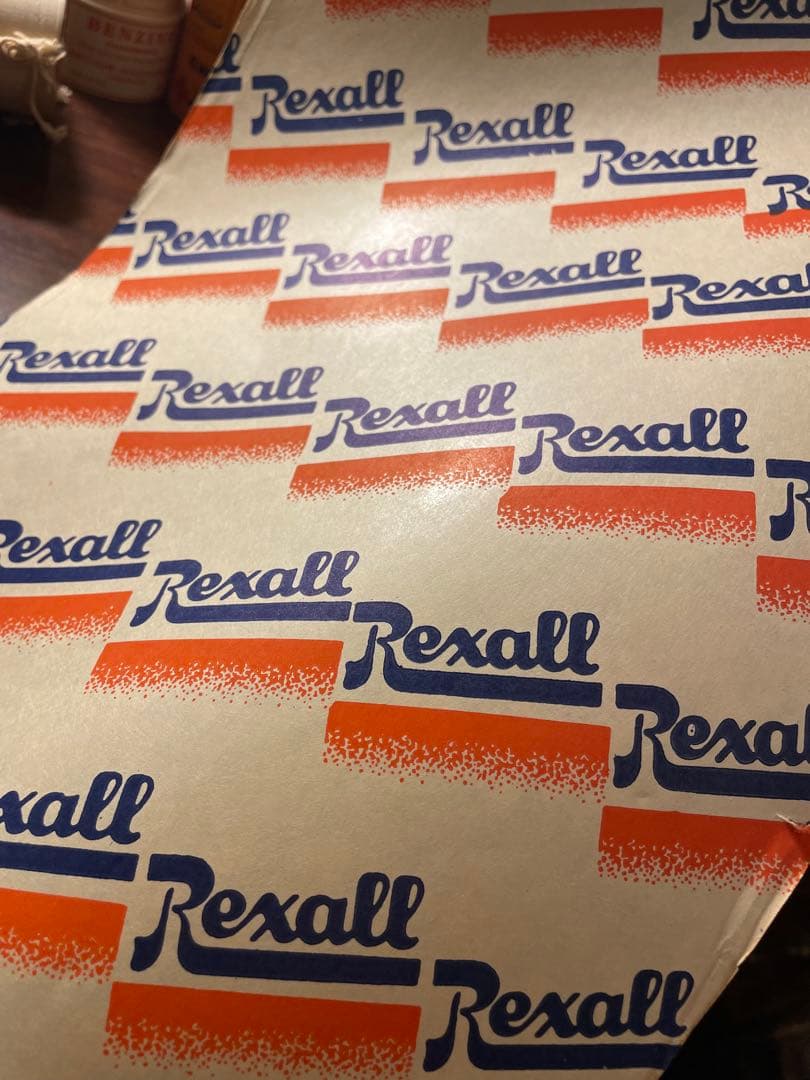 海外　ファーマシー　ラッピングペーパー　包み紙 約1m50