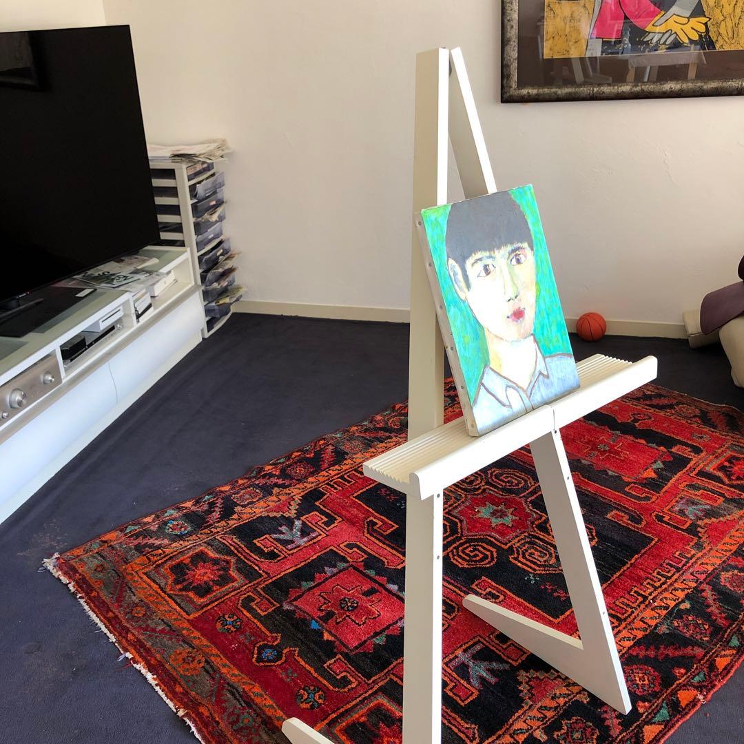 イーゼル　白　高さ135cm 横　cm