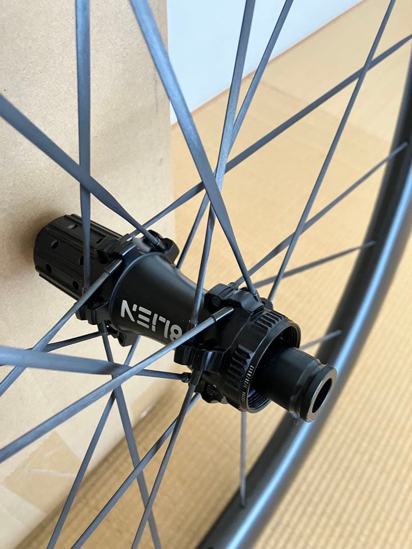 8LIEN（エイリアン）L5W Disc Carbon wheel