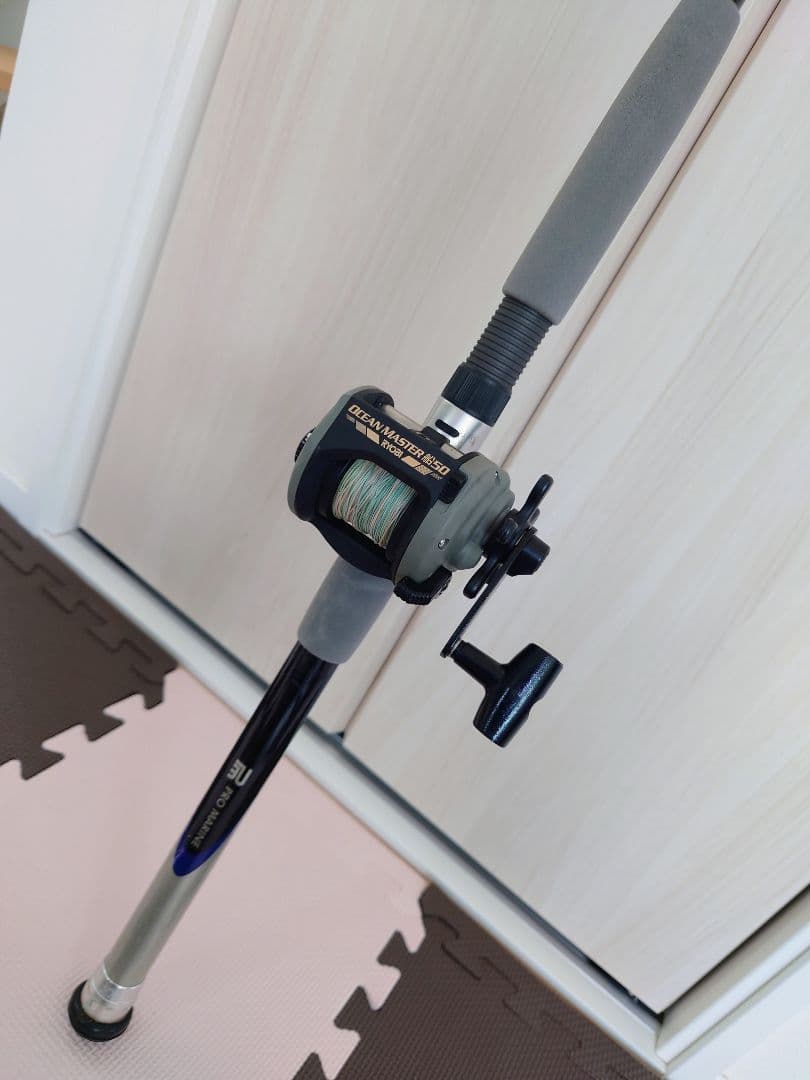 船　ロッド 2本(中通し舟竿)　リール2個　セミハードケース