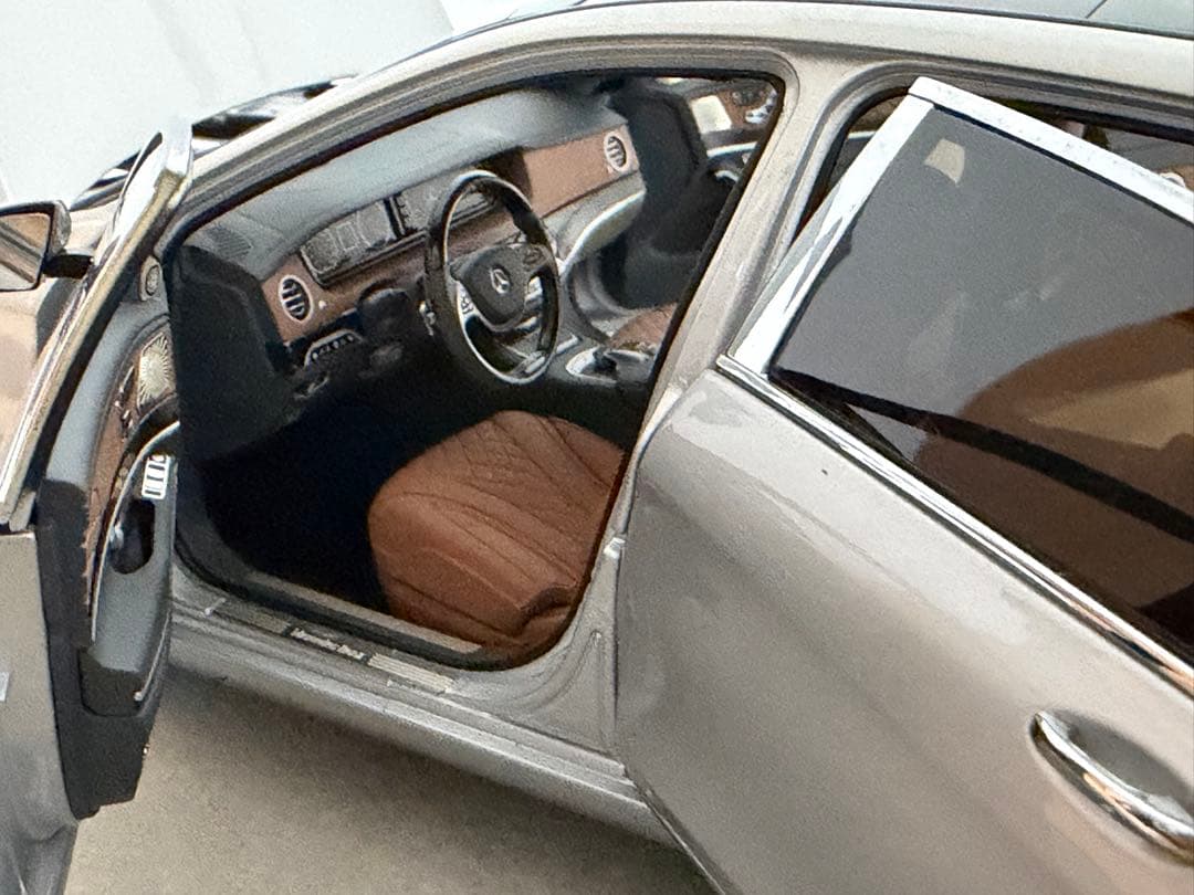 ミニカー Almost Real 1/18 Mercedes Maybach S600